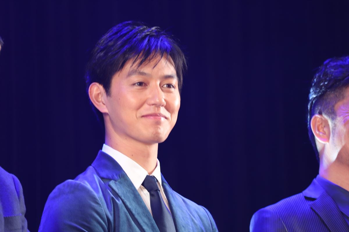 滝沢秀明、芸能界引退は「さよならではなく、行ってきます」