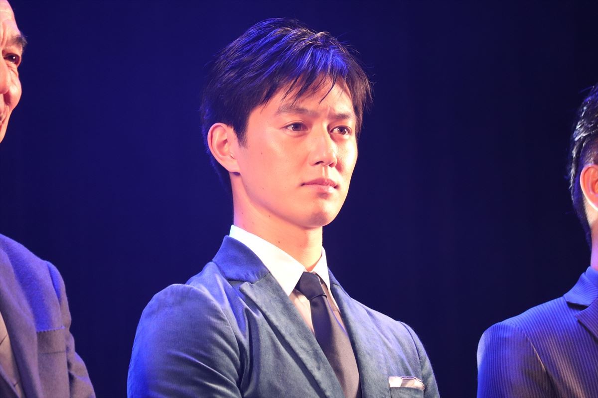 滝沢秀明、芸能界引退は「さよならではなく、行ってきます」