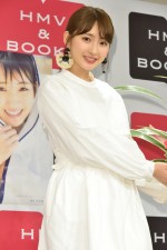 ファースト写真集『存在』発売記念お渡し会に出席した井上小百合