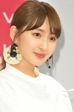 ファースト写真集『存在』発売記念お渡し会に出席した井上小百合