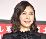 竹内結子＆水川あさみのハグシーンに反響『スキャンダル専門弁護士 QUEEN』初回