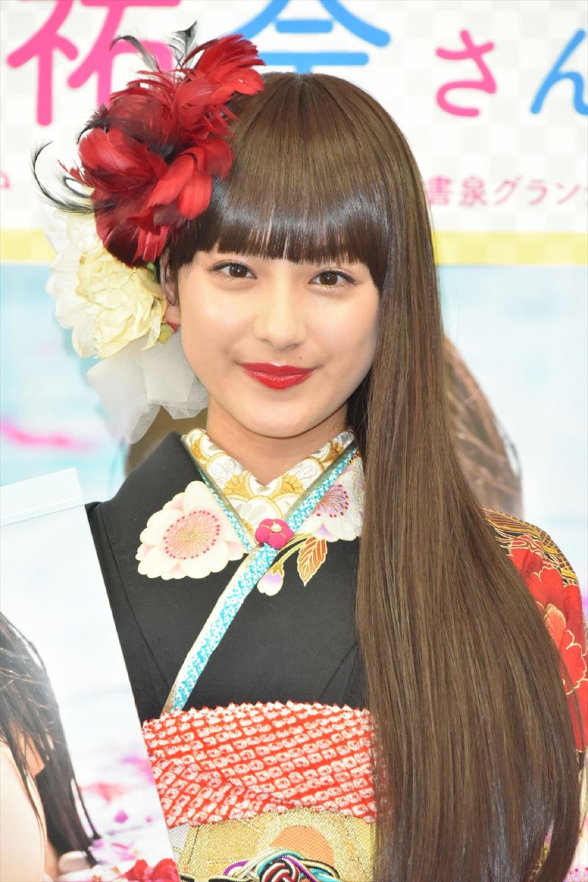 平祐奈、20歳解禁の炭酸で喉ガラガラ　お酒挑戦は「だいぶ先」  　