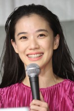 第42回日本アカデミー賞 優秀賞発表記者会見に登場した蒼井優