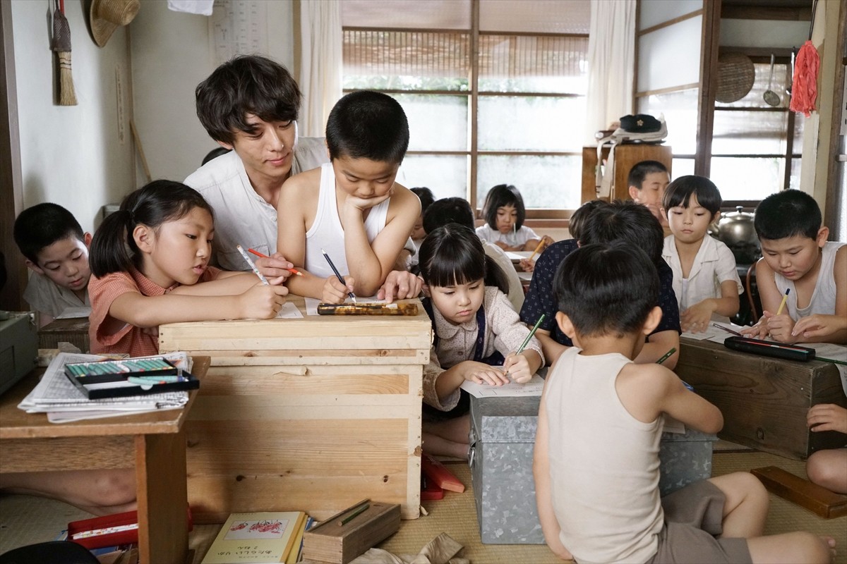 高橋一生と永作博美が紡ぐ塾と家族の歴史 『みかづき』今夜スタート