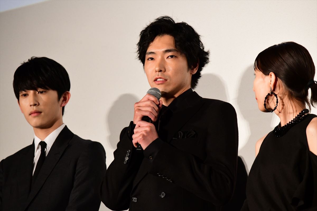 松坂桃李、自身のヒーローは父親「磐音みたいに、ものすごくおっとり」