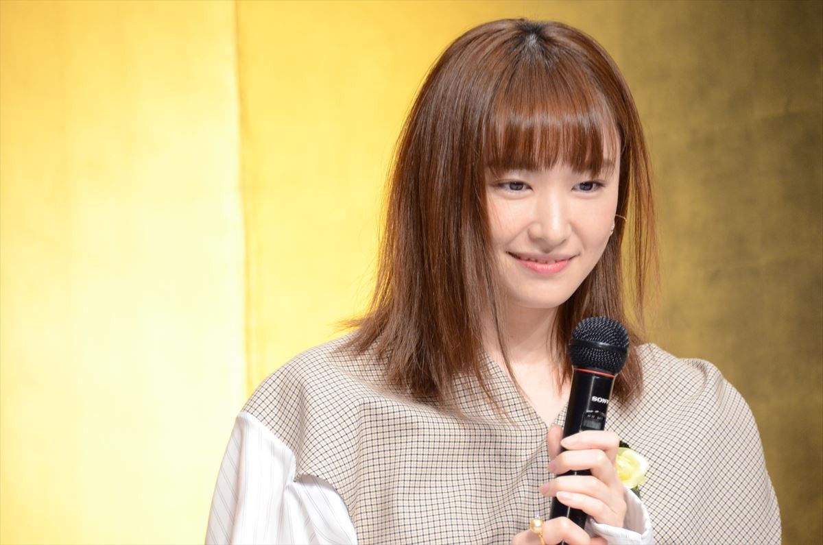 新垣結衣、『けもなれ』受賞の脚本家・野木亜紀子を祝福「これからもいっぱい書いて」