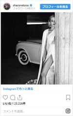 『VOGUE』で大胆ショットを披露したシャロン・ストーン　※「シャロン・ストーン」インスタグラム