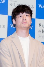 WOWOW『連続ドラマW そして、生きる』完成披露試写会・舞台挨拶に登場した坂口健太郎