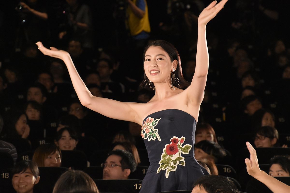 三吉彩花、やしろ優＆chayとダンス生披露　矢口史靖監督作の主演に「毎日葛藤」