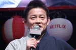 Netflix オリジナルシリーズ『ストレンジャー・シングス 未知の世界3』“夏祭り”イベントに登場した井戸田潤（スピードワゴン）