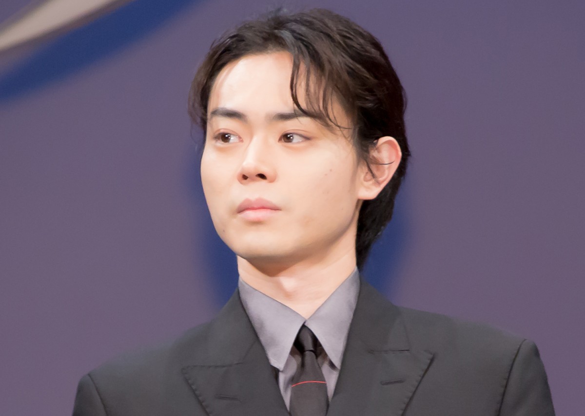 菅田将暉に舘ひろしら共演者から絶賛の嵐「天才」「声がいい」