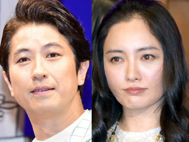 ドラマ『偽装不倫』で夫婦役を演じている（左から）谷原章介、仲間由紀恵