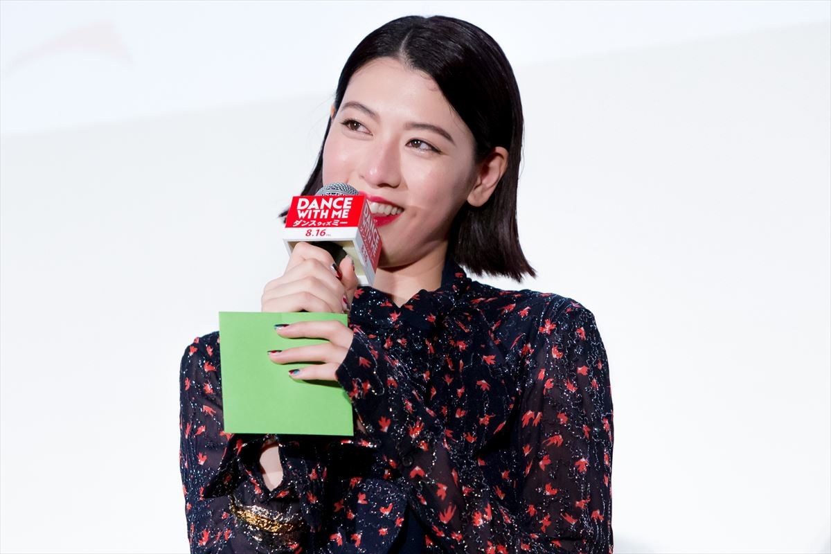 三吉彩花、矢口史靖監督から手紙のサプライズに感涙