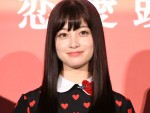 【写真】橋本環奈、“サンタコスプレ”にファン歓喜「天使」「かんなサンタ可愛すぎ」