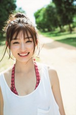 【写真】吉川愛、ベッドで魅せる大人の表情が色っぽい