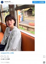 明美を演じる鳴海唯 ※「鳴海唯」インスタグラム