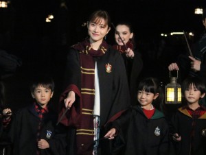 石原さとみ、USJ“冬の魔法界”を体験！ 「すっごく引き込まれました」