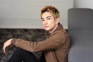 町田啓太　ファースト写真集『BASIC』