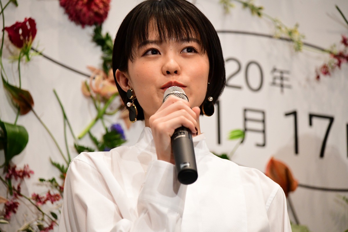 田中圭、共演した若手女優の目に照れ「おっちゃんを見ないで！」