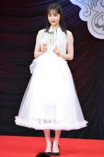 VOCE BEST COSMETICS AWARDS 2019に登場した広瀬すず