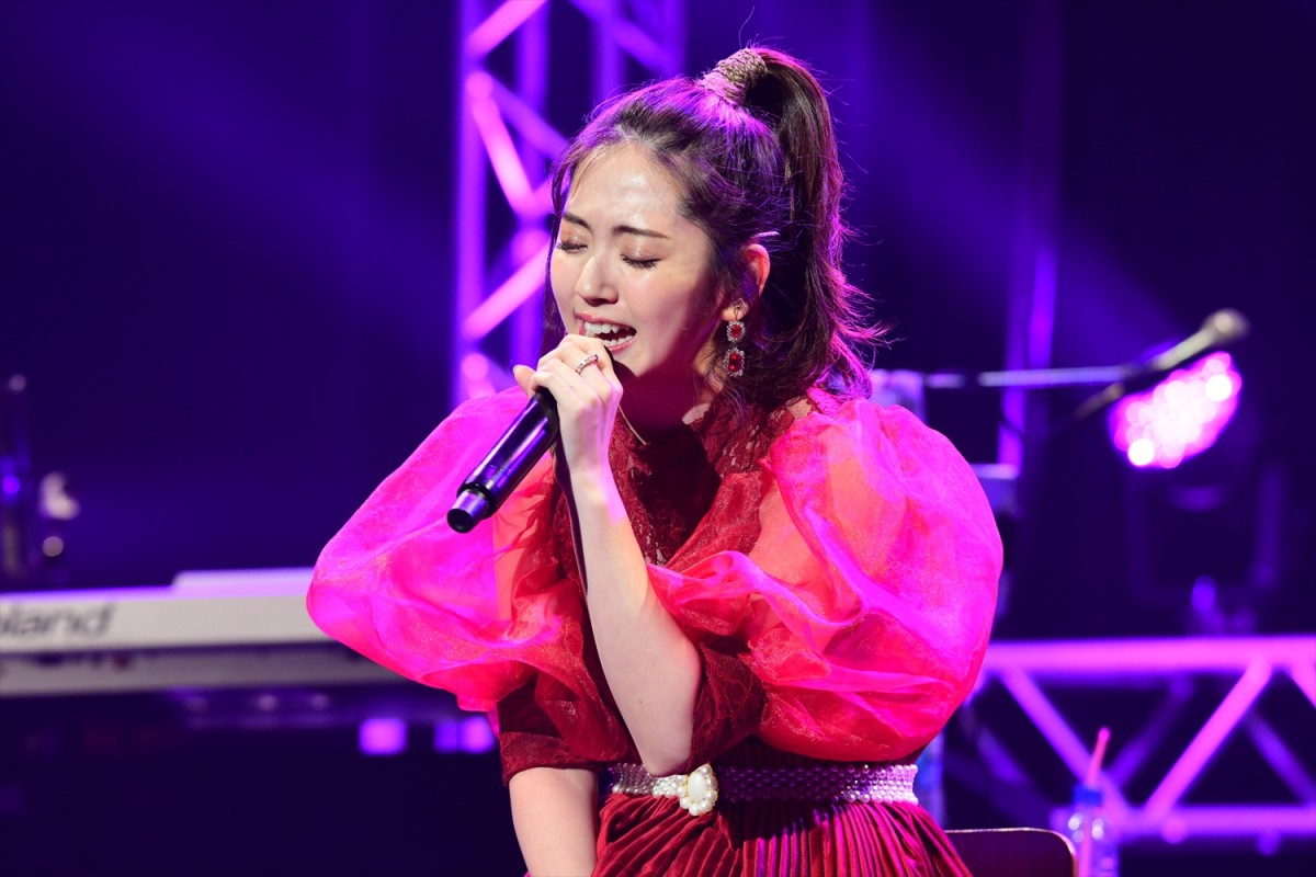 鈴木愛理、東名阪ライブツアースタート「まだまだ忘年している場合じゃない」