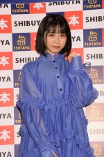 来栖りん、1stメジャー写真集『Lakka』発売記念サイン本お渡し会に登場