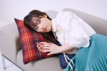 【写真特集】福原遥、取材現場での素顔　スタッフから「眠り姫みたい」の声