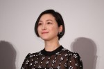 映画『嘘八百 京町ロワイヤル』完成披露舞台あいさつに登場した広末涼子