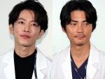 【写真】『恋はつづくよどこまでも』佐藤健＆毎熊克哉、 “天堂先生＆来生先生”2ショットに反響