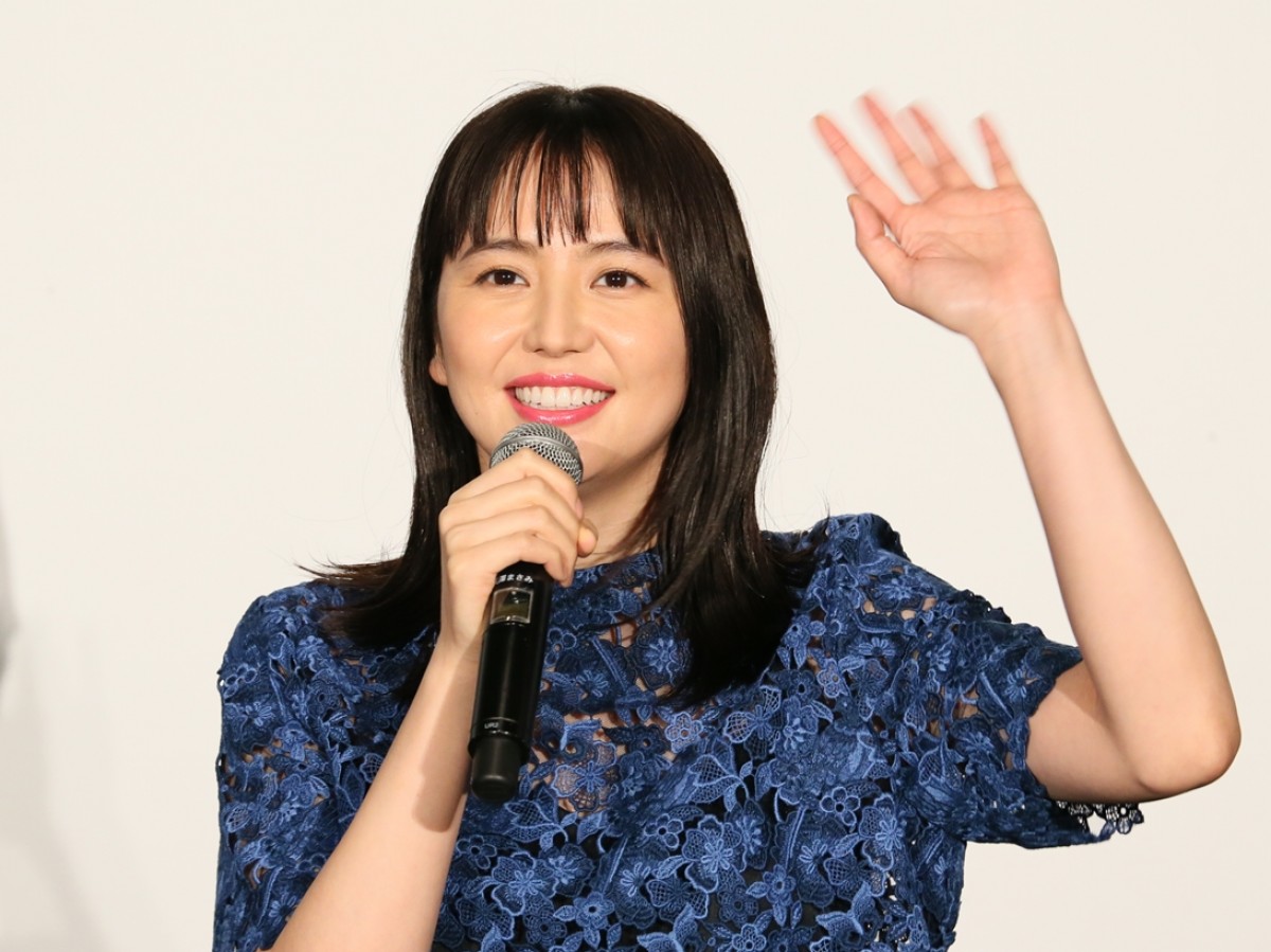 長澤まさみ、『コンフィデンスマンJP』2か月遅れの公開に「感慨深い想いでいっぱい」