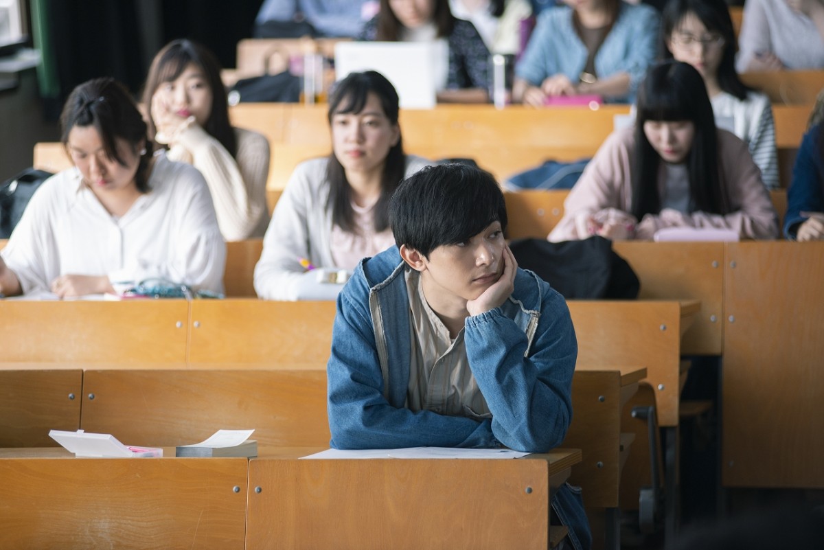 吉沢亮×杉咲花『青くて痛くて脆い』、 爽快＆ダークな場面写真一挙解禁