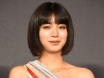 池田エライザ、キュートなおさげショット！ 若々しい姿に「可愛すぎ」と反響