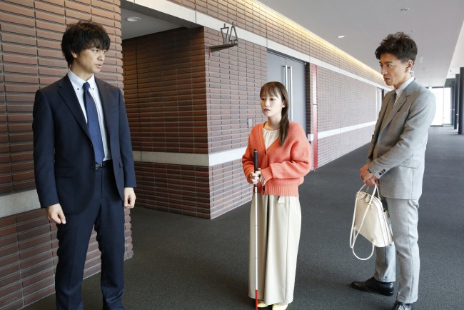 木曜ドラマ『BG～身辺警護人～』場面写真（左から）斎藤工、川栄李奈、木村拓哉