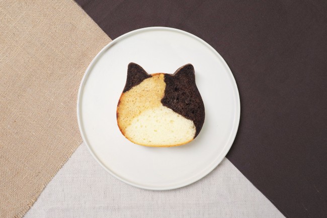 ねこ形高級食パン「ねこねこ食パン」に新フレーバー！　3つの味の三毛猫模様