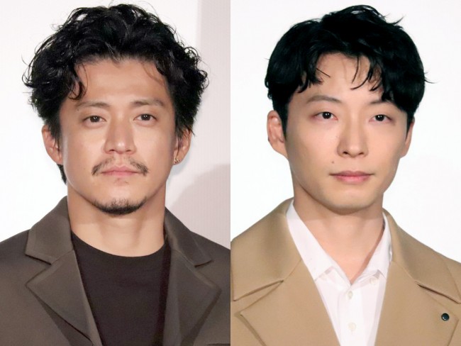 （左から）小栗旬、星野源