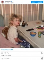 寝ぐせがかわいい幼少期　※「エル・ファニング」インスタグラム