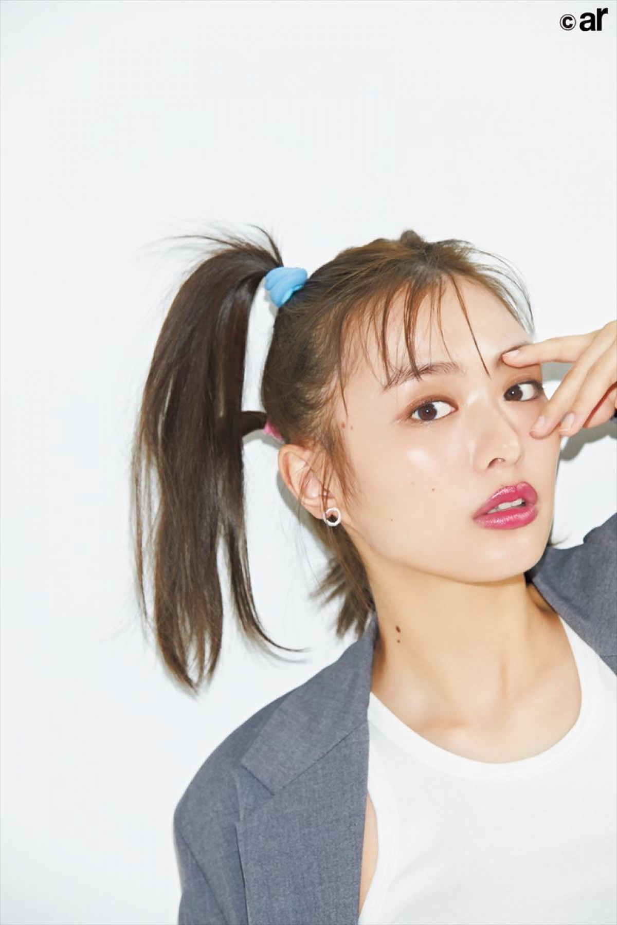 今田美桜、レアな前髪あり“アンニュイ”ショットに反響「誰かと思った！」