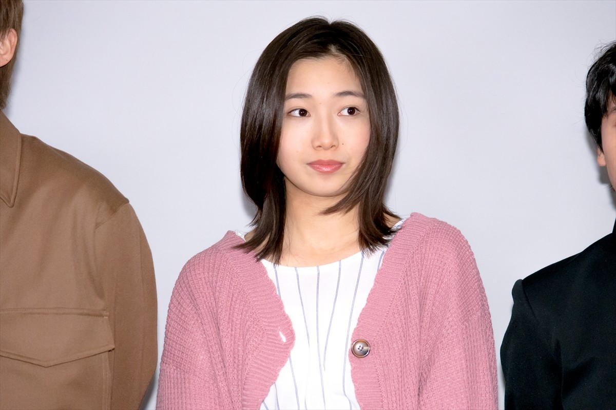 YOASOBI・ikura、親友・小野莉奈の“仕事の顔”を見て感動「うるうるしてました」