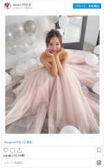 新婚の板野友美、ウエディングドレス姿 ※「板野友美」インスタグラム