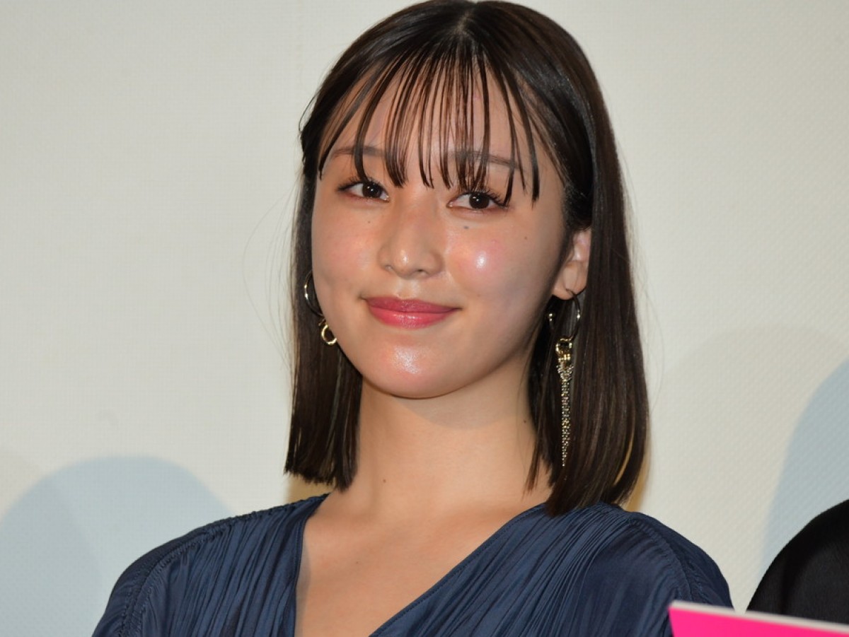 優希美青、衣装で身につけた指輪を見せ「婚約発表みたいになっちゃった」