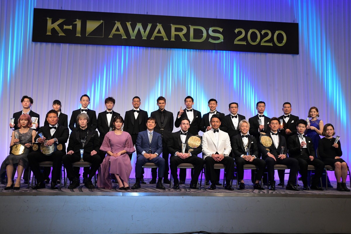 久松郁実、ピンクのドレス姿で「K‐1 AWARDS」MC担当　選手たちの正装に「素敵」