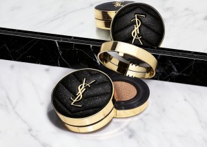 YSL、名品ファンデの“コレクターズアイテム”登場！　毎年完売の数量限定品