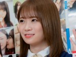 【写真】乃木坂46・秋元真夏、私服姿に「ミルクボーイ内海さん？」「スナフキン？」とツッコミ受ける