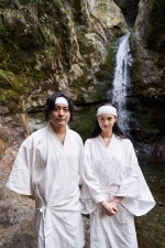 山田孝之、水原希子、Amazon Prime Video『キコキカク』場面カット