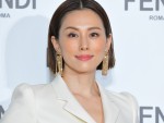 【写真】米倉涼子、日の丸ファッションでおちゃめポーズ　誕生日祝福メッセージに感謝