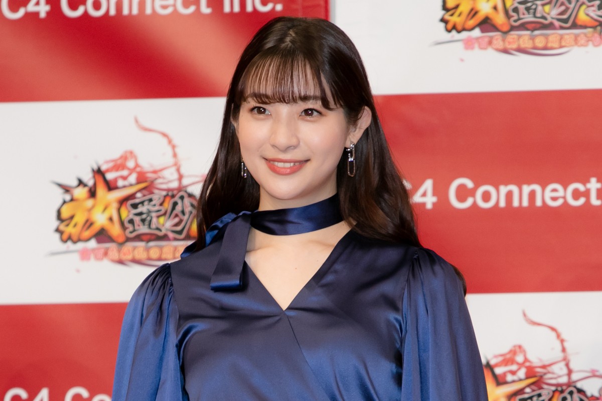 深田恭子、タイトなミニワンピース姿で登場　後輩から「一番かわいい」「目の保養」