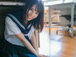 日向坂46・小坂菜緒1st写真集『君は誰？』より