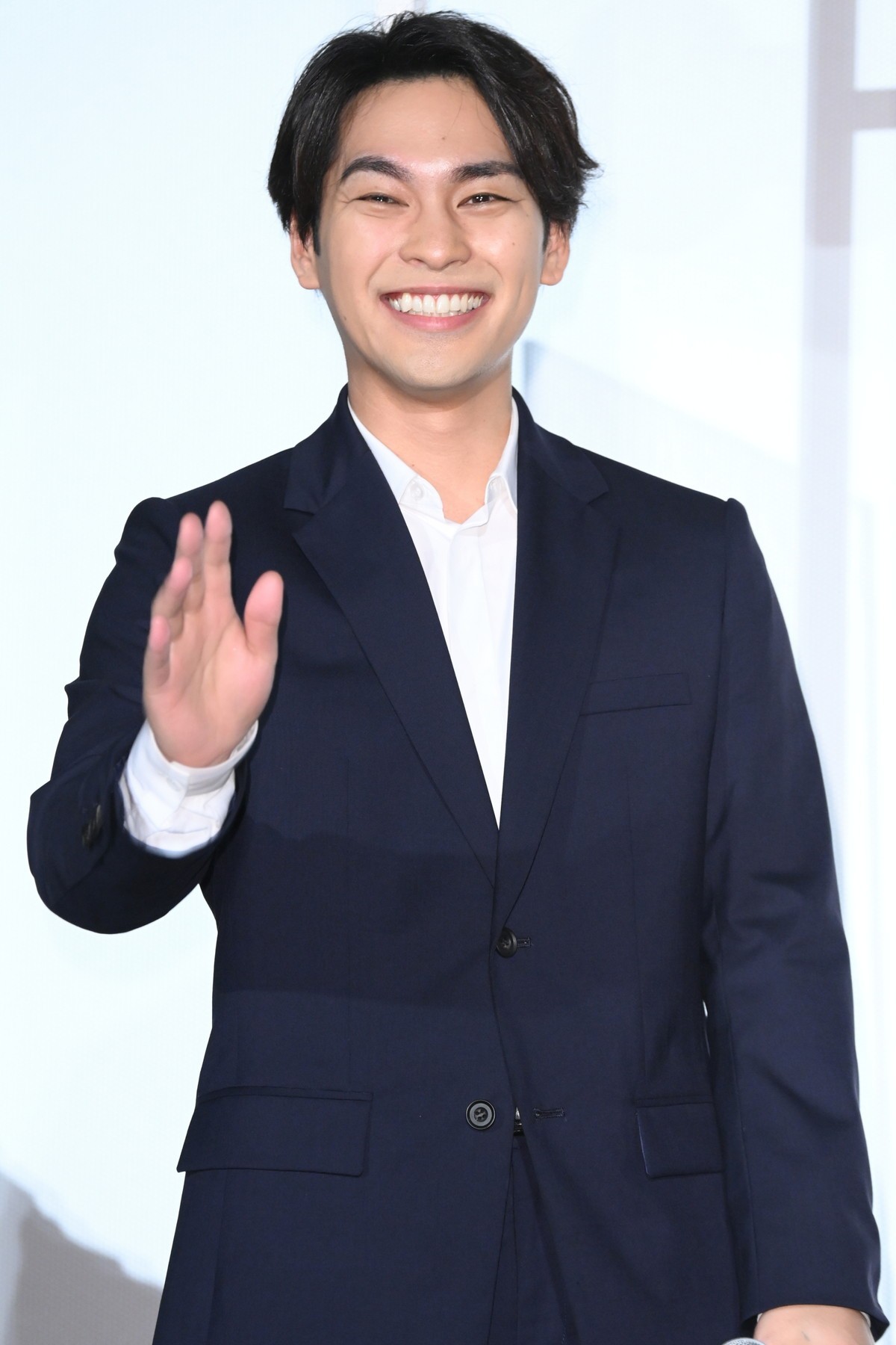 有村架純＆柳楽優弥、三浦春馬さんとの共演シーン回顧「手を握らせてもらった」