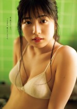 【写真】吉田莉桜19歳、白ビキニ姿から大人な赤ワンピースまで　魅力満載グラビア