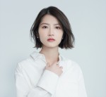 【写真】若月佑美、“イケメンすぎる”＆“腹筋バキバキ”　男装ショット公開